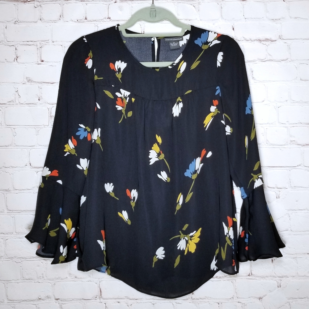 Chelsea & Theodore bell sleeve floral blouse